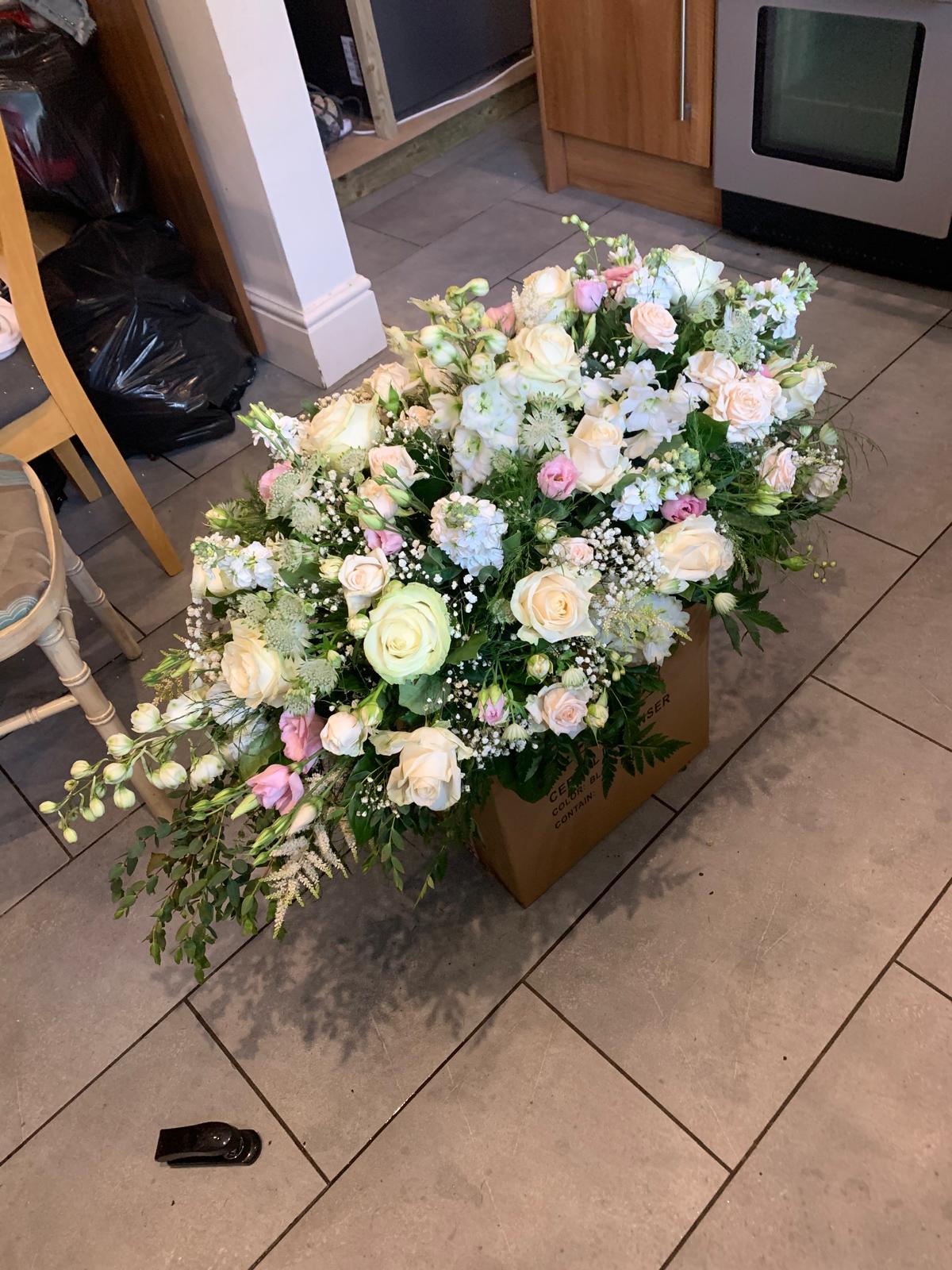 English Array Coffin Spray