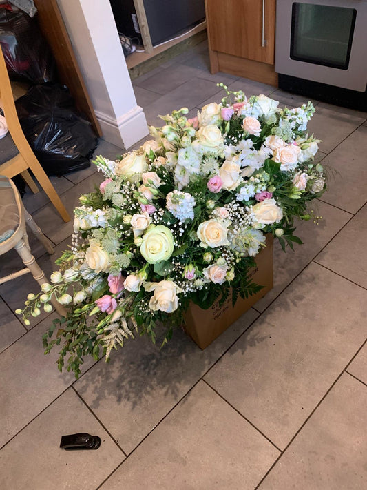 English Array Coffin Spray
